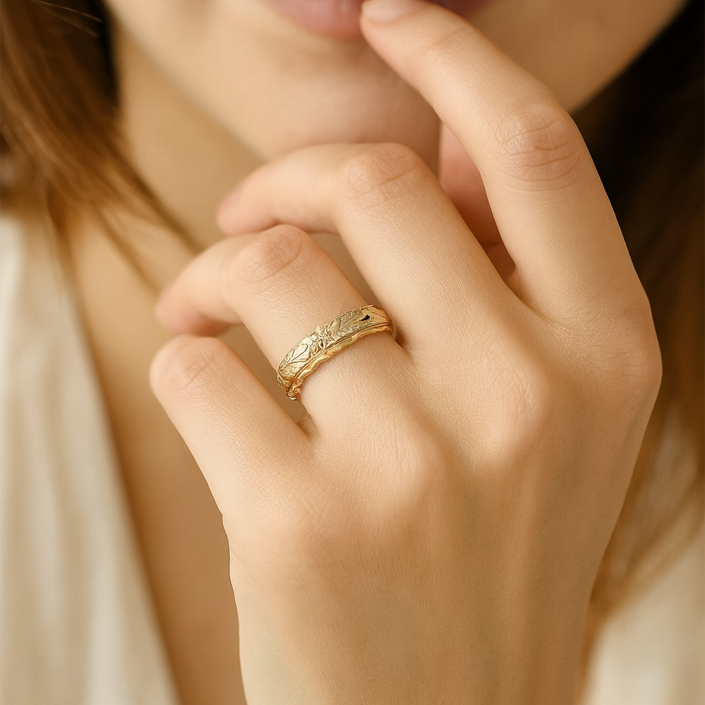 Arany virággyűrű, amely az ókor ihlette