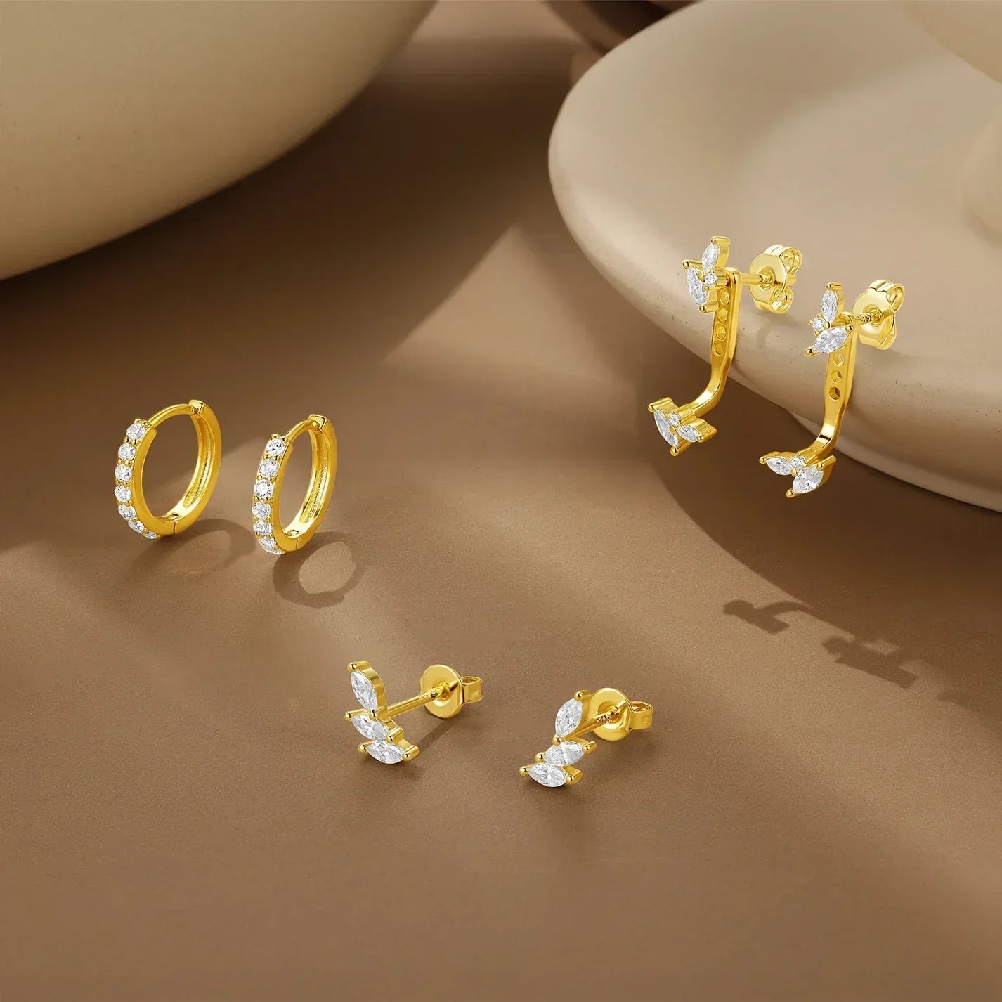 Tereza – Finom arany fülbevalók tiszta vonallal.