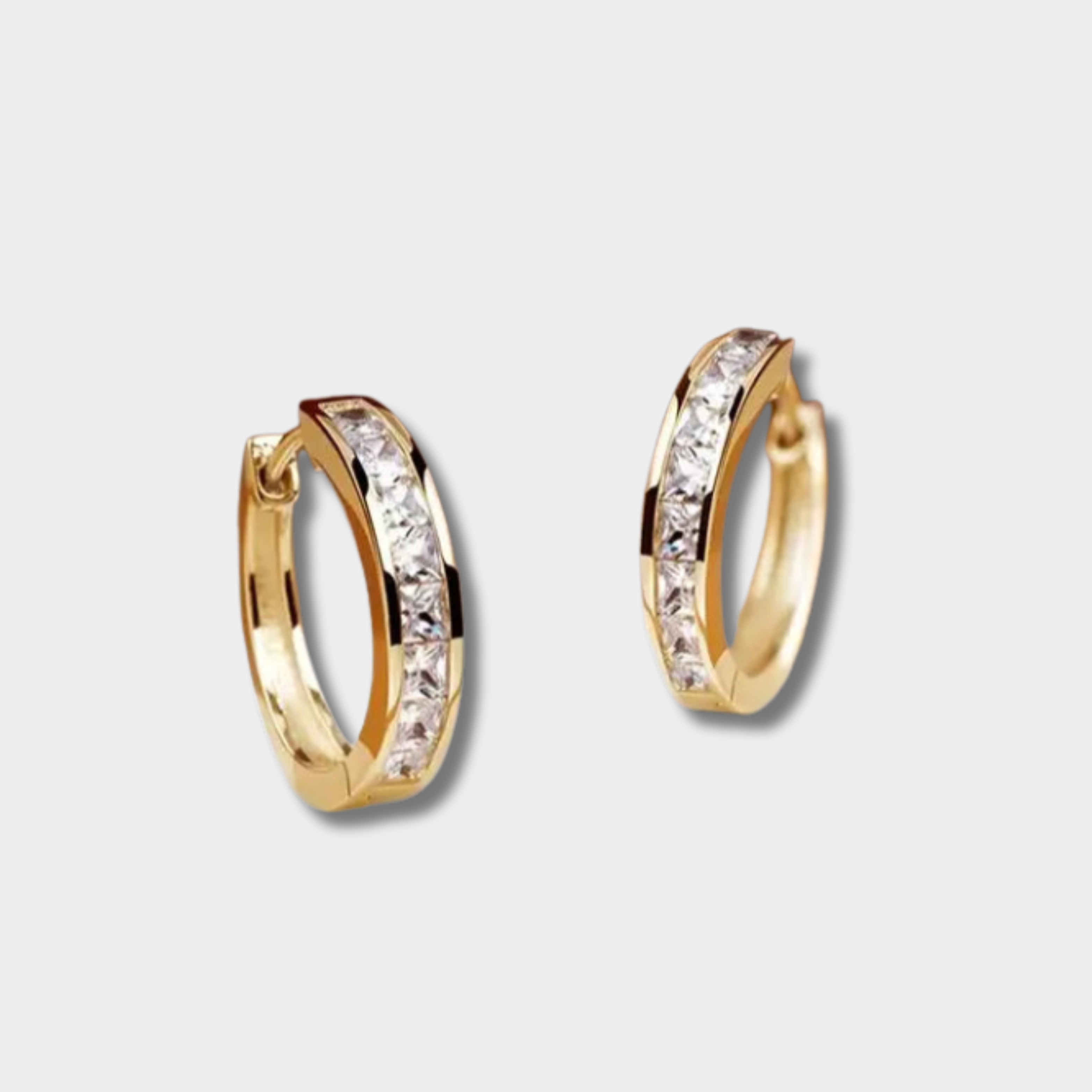 Pavlína - Elegáns arany fülbevalók és kristály