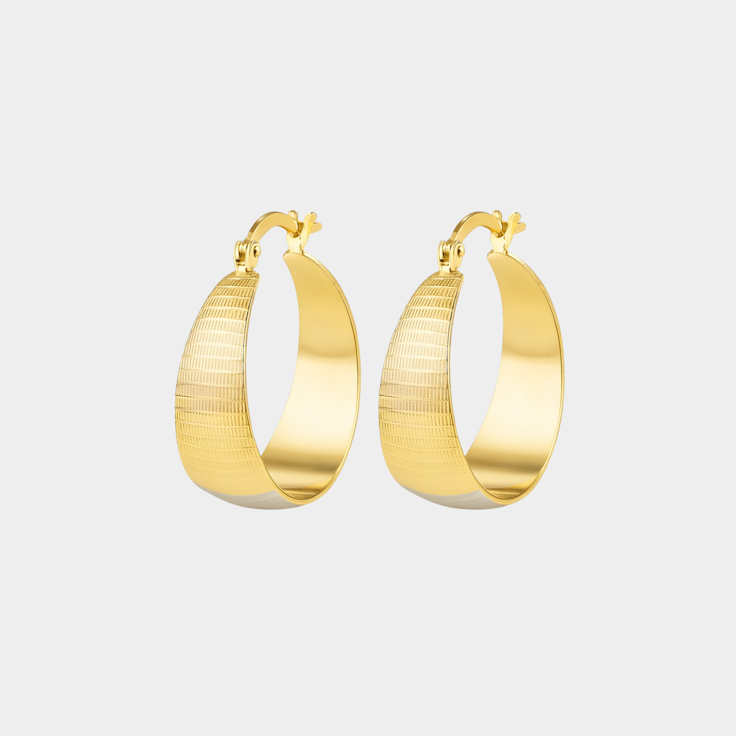 Karina – Ezüst fülbevalók tiszta kristállyal.