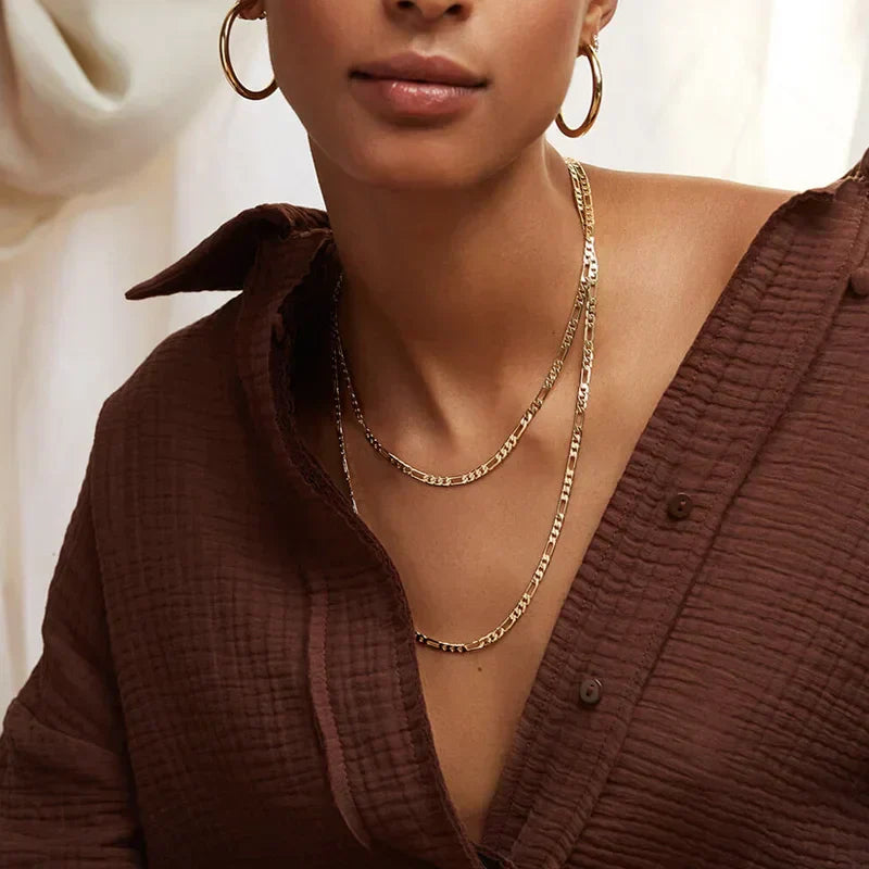 Valerie – Arany színű nyaklánc egyszerű láncszem szerkezettel.