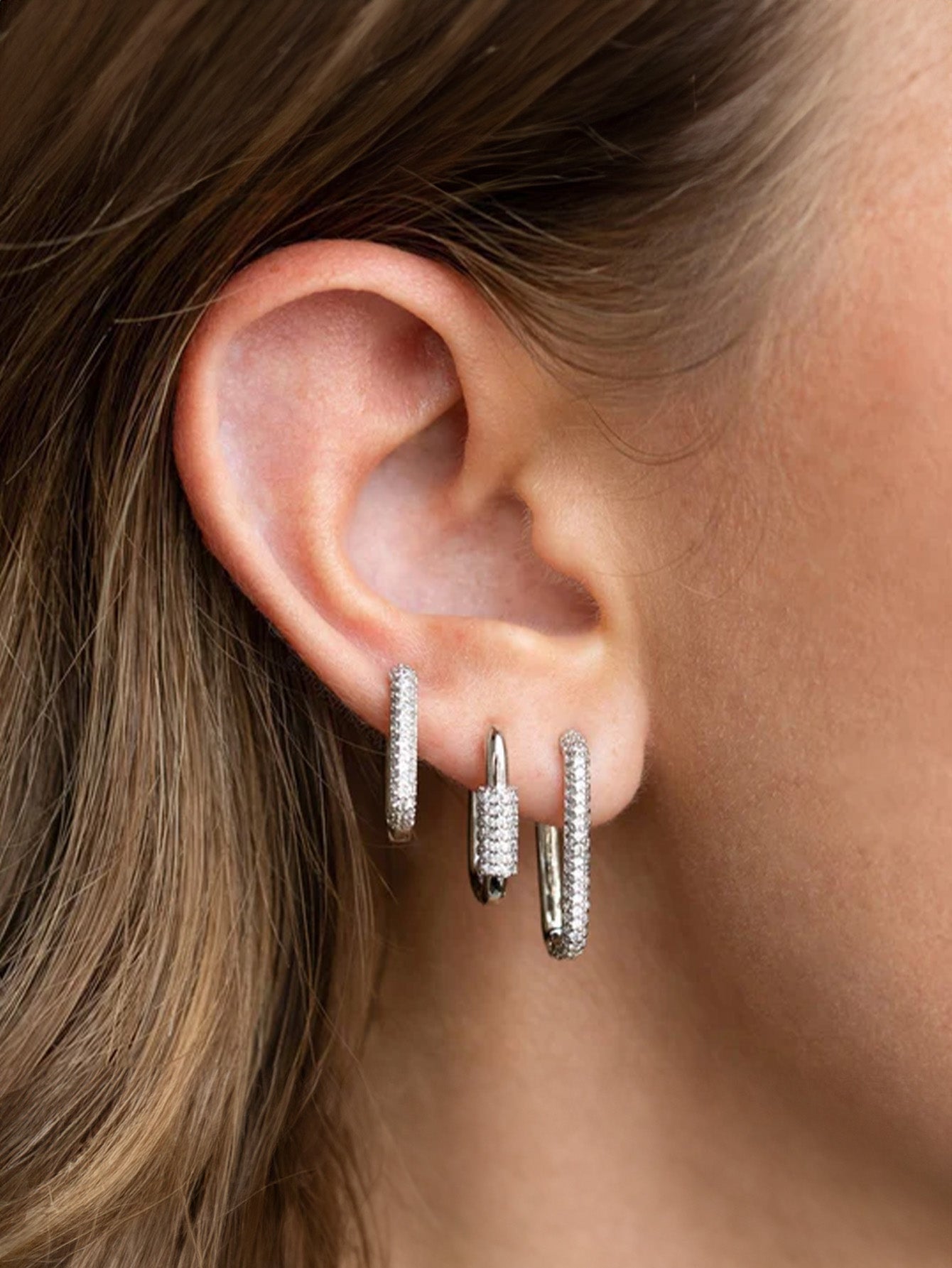 Lara – Arany fülbevalók lágy ívvel