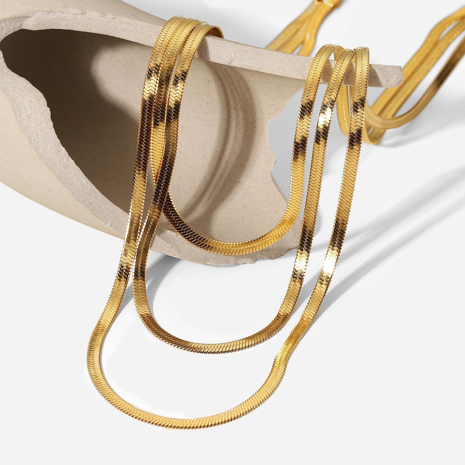 Sofie – Többrétegű aranyozott nyaklánc.