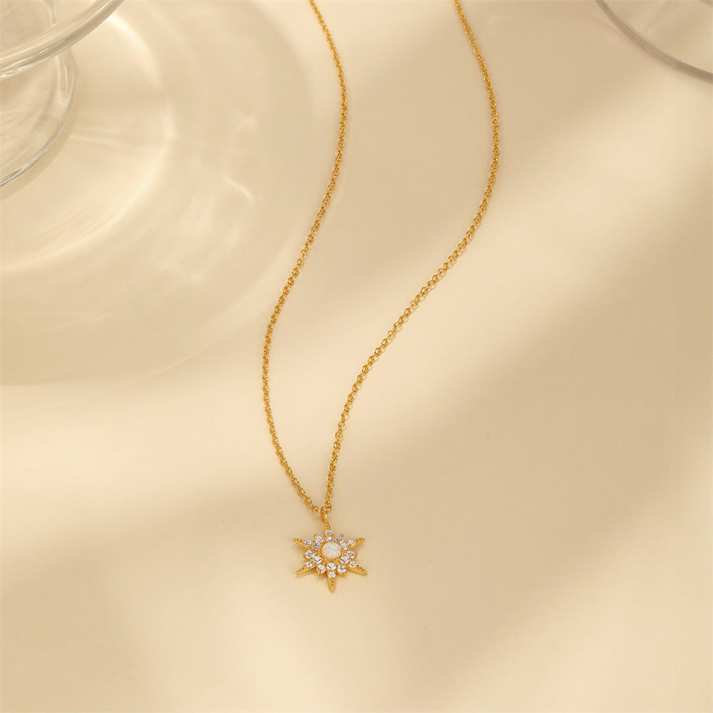 Amálie – Finom nyaklánc kerek medállal.