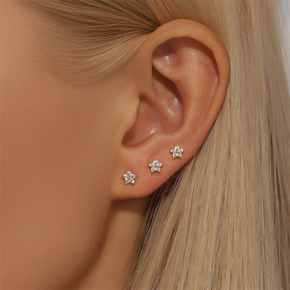 Amélie – Finom, mozgó arany fülbevalók.