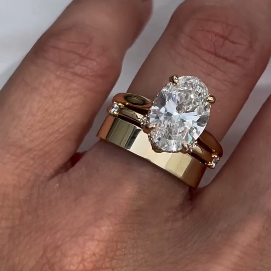 Johana – egyetlen gyémánttal díszített gyűrű.