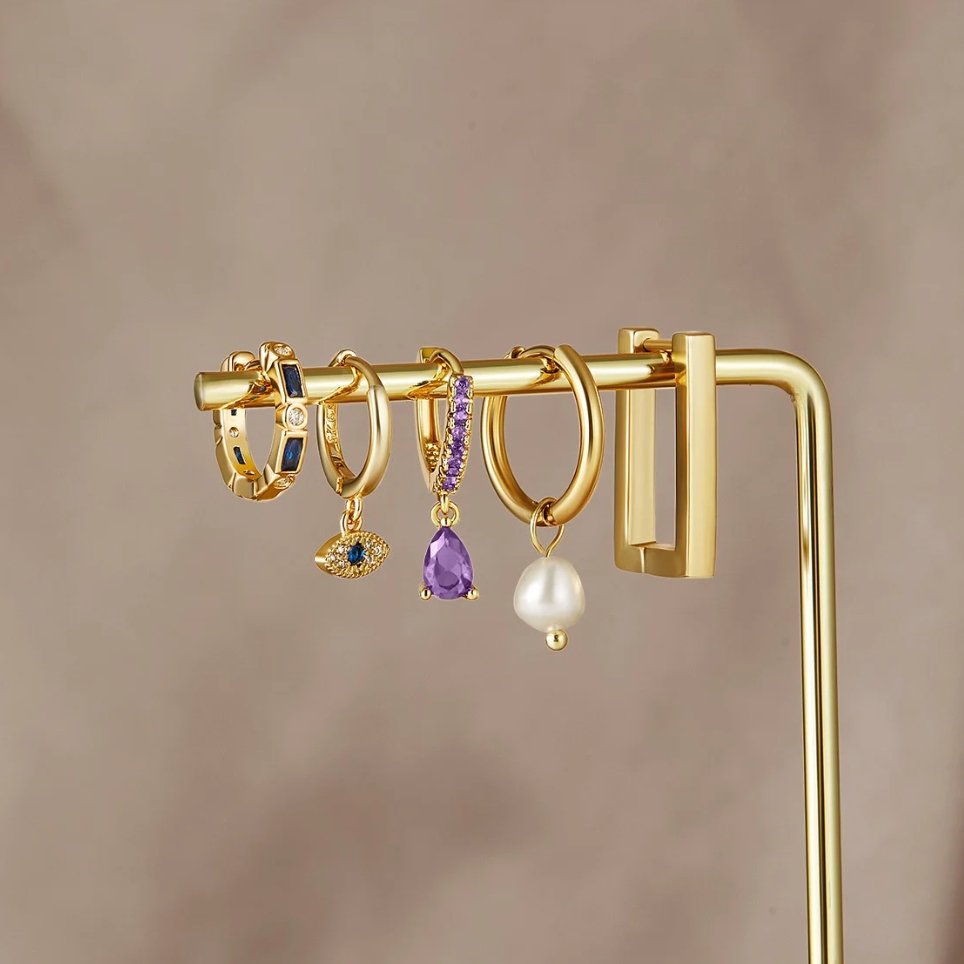 Luana – Arany fülbevalók finom gyönggyel.