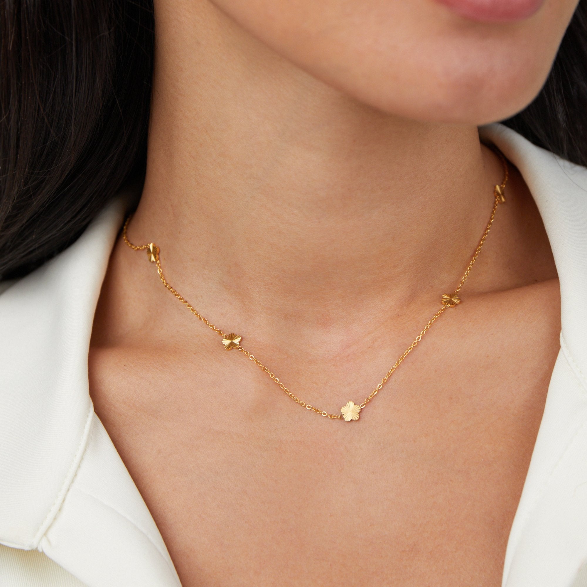 Kathrin – Lánc finom színes akcentusokkal.