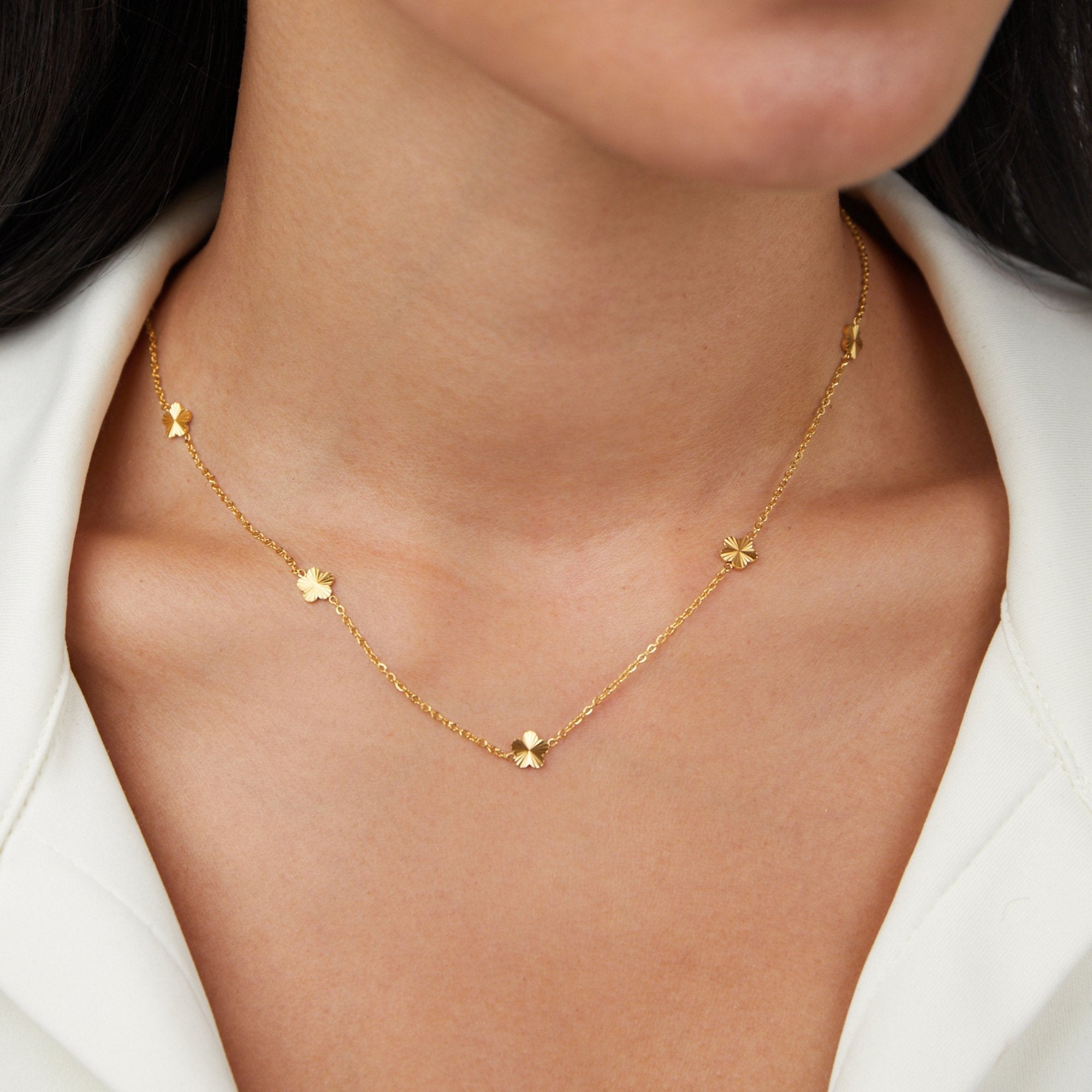 Kathrin – Lánc finom színes akcentusokkal.