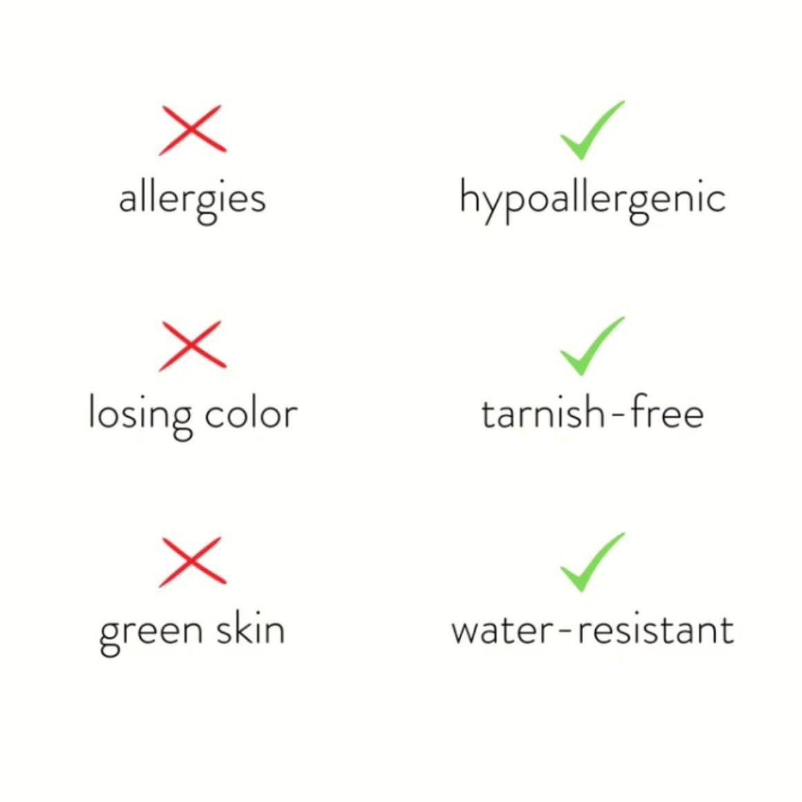 Antonie – Többrétegű arany színű nyaklánc tiszta struktúrával.