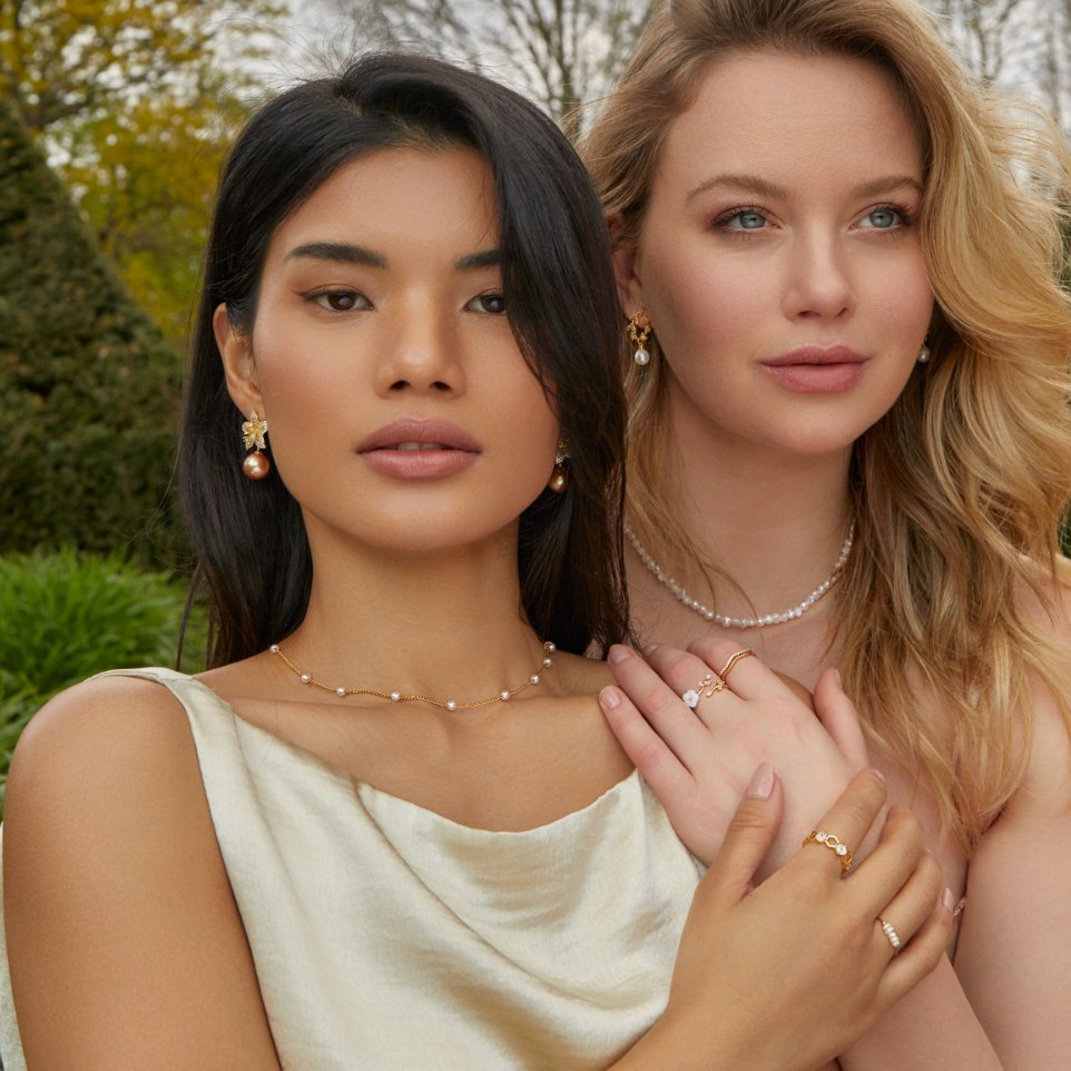 Miriam – Arany színű nyaklánc harmonikus hosszúsággal.