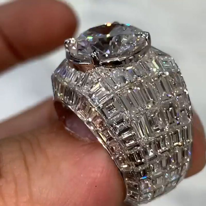 Anna-Lena – Ezüst gyémántgyűrű kerek vágással.