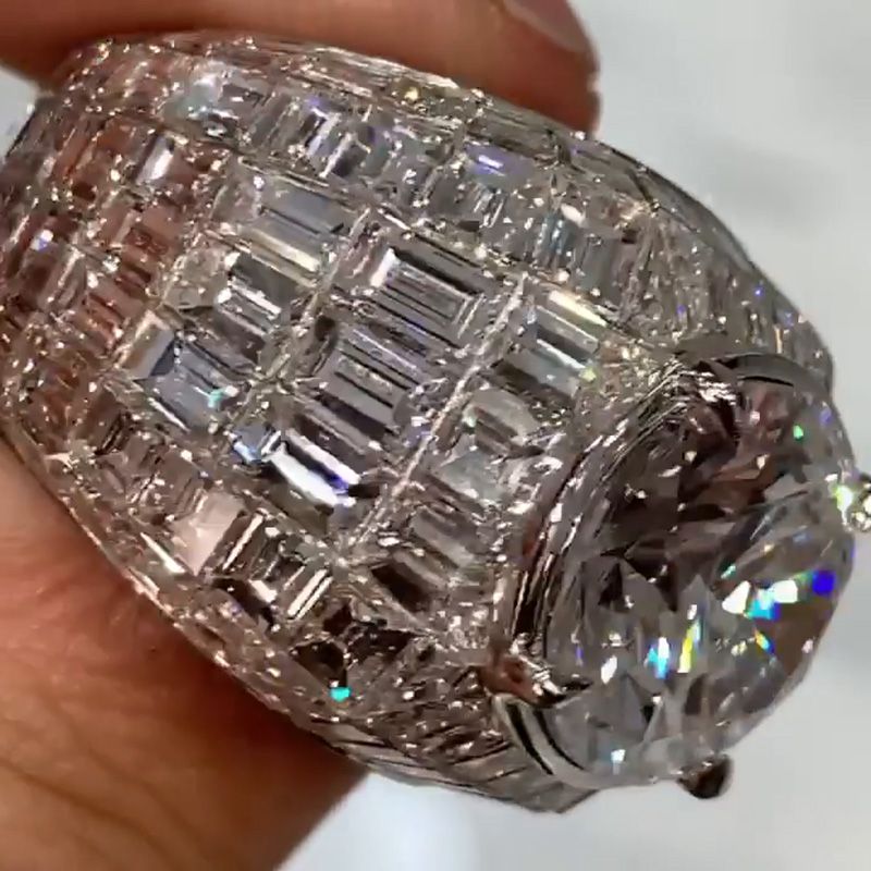 Anna-Lena – Ezüst gyémántgyűrű kerek vágással.